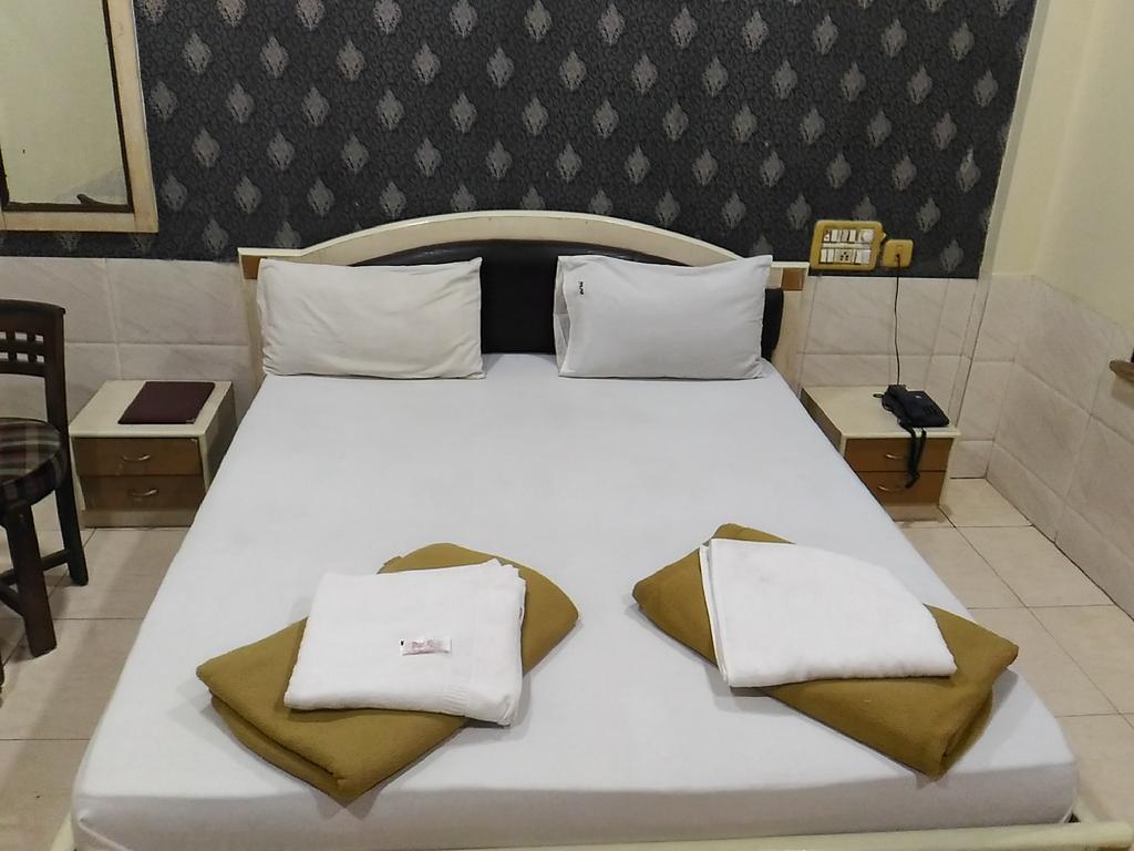 Hotel Palms Navi Mumbai Exterior foto
