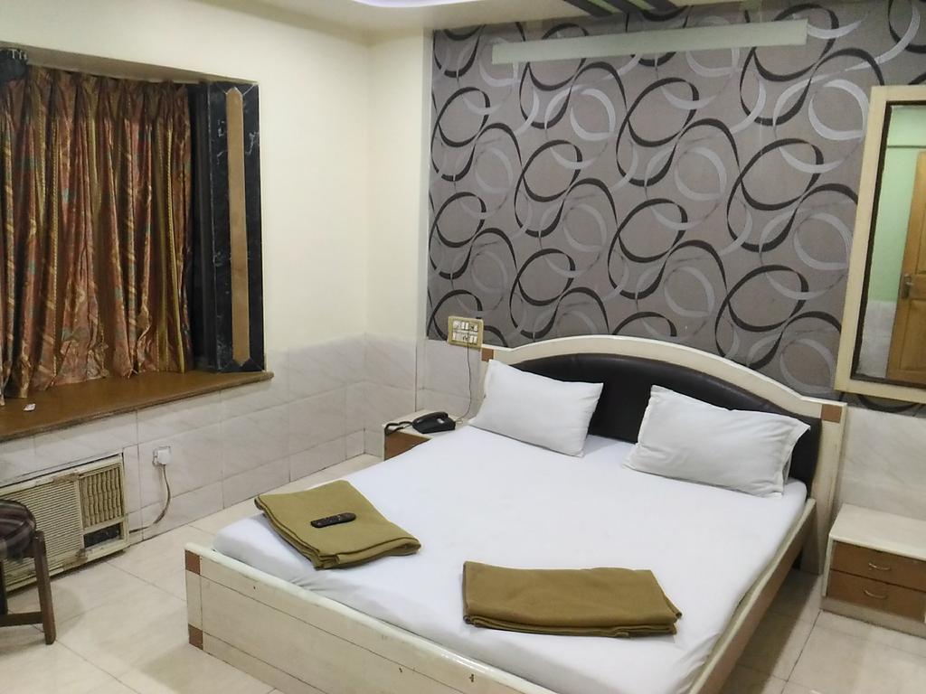 Hotel Palms Navi Mumbai Exterior foto
