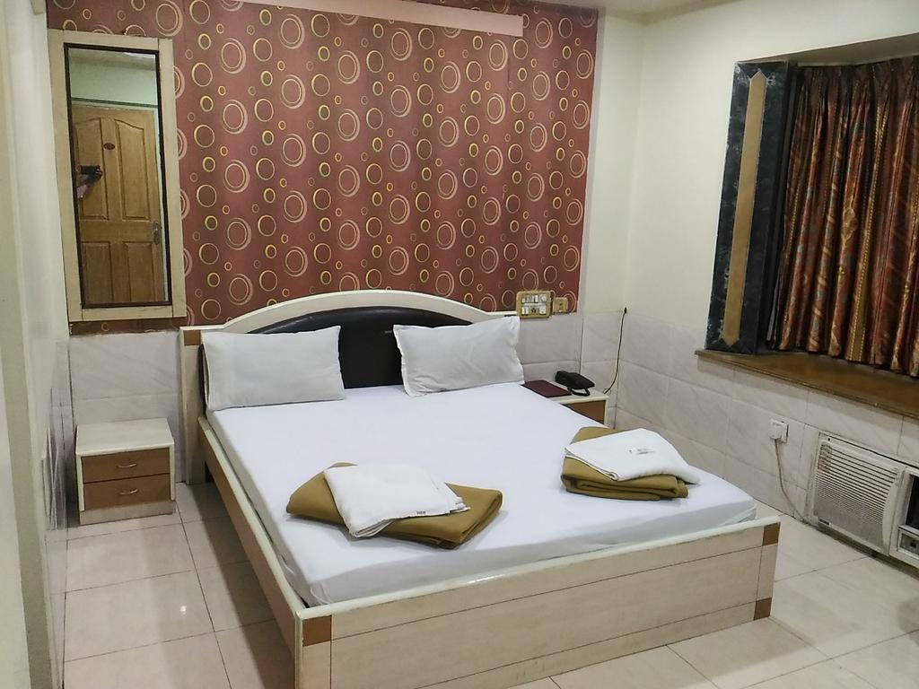Hotel Palms Navi Mumbai Exterior foto